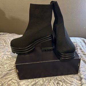 Slip on comfy platform knitted boots, chunky heel